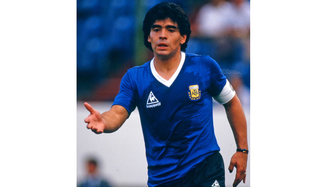 Maglia ufficiale Maradona Argentina, 1986 - Autografata - CharityStars