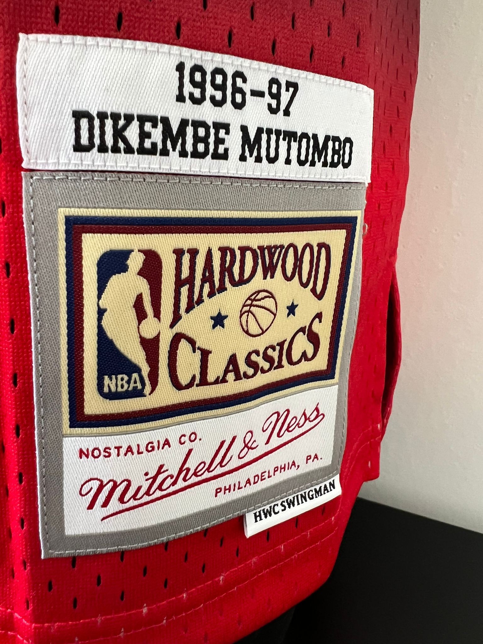 Dikembe Mutombo's Signed Mitchell&Ness Atlanta Hawks Jersey - CharityStars