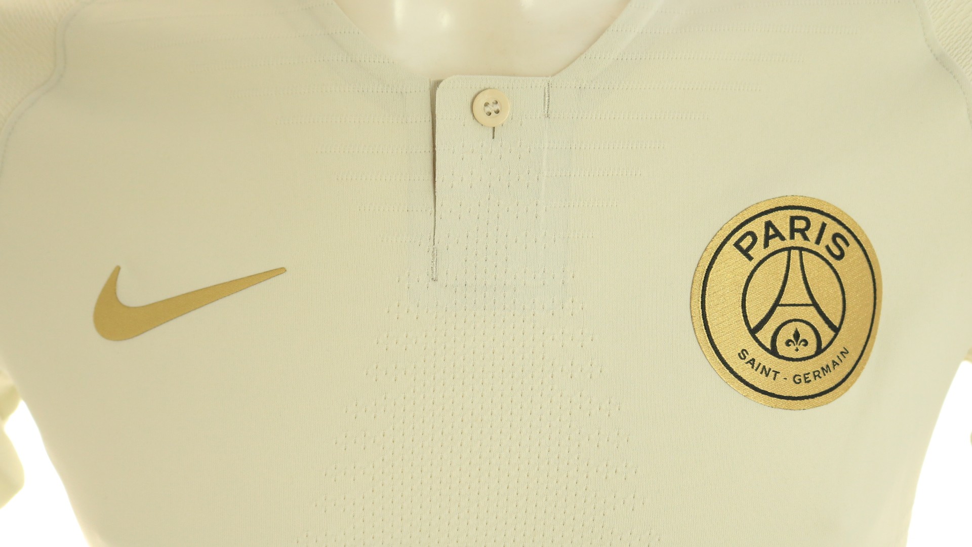 Replying to @Svasta PSG x Louis Vuitton ⚜️ Rare Football Shirts