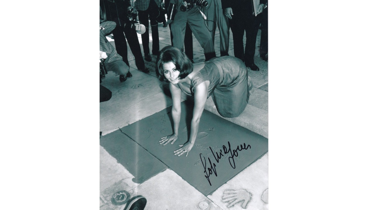 Sophia Loren Signed Photograph - CharityStars