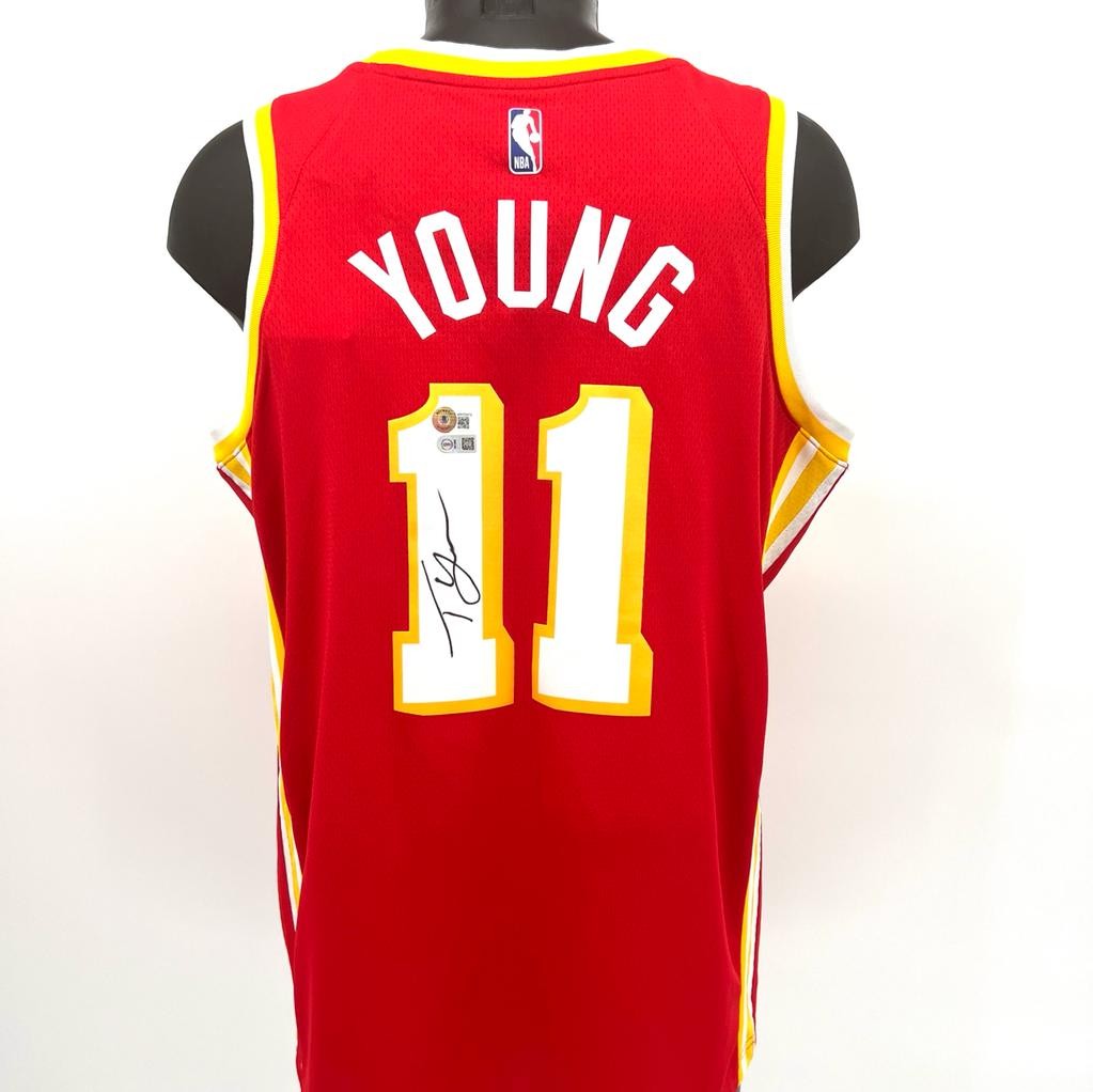 Facsimile Autographed Trae Young Atlanta Red Reprint Laser Auto Basketball  Jersey Size Men's XL at 's Sports Collectibles Store