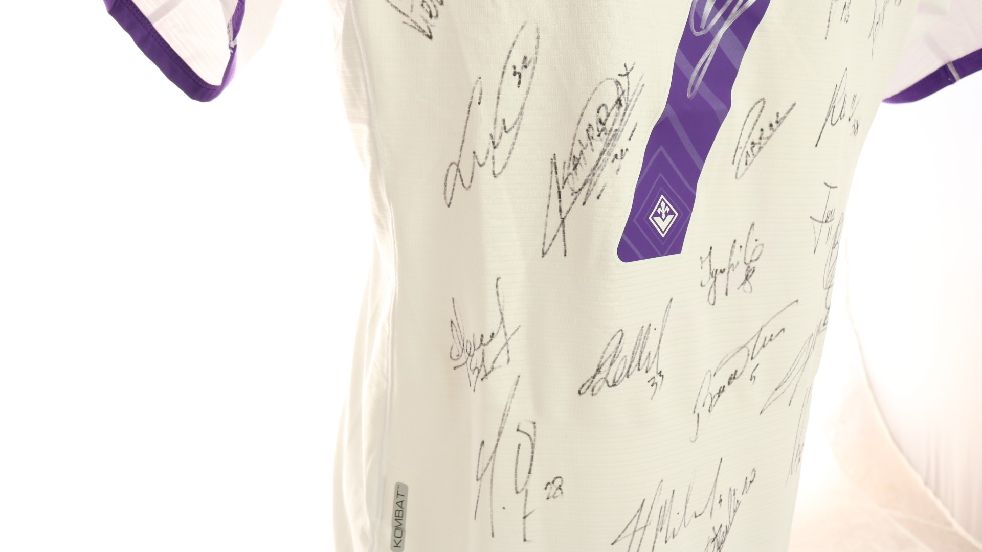 Jovic's Match Shirt, Empoli-Fiorentina 2022 - Signed by the Squad -  CharityStars