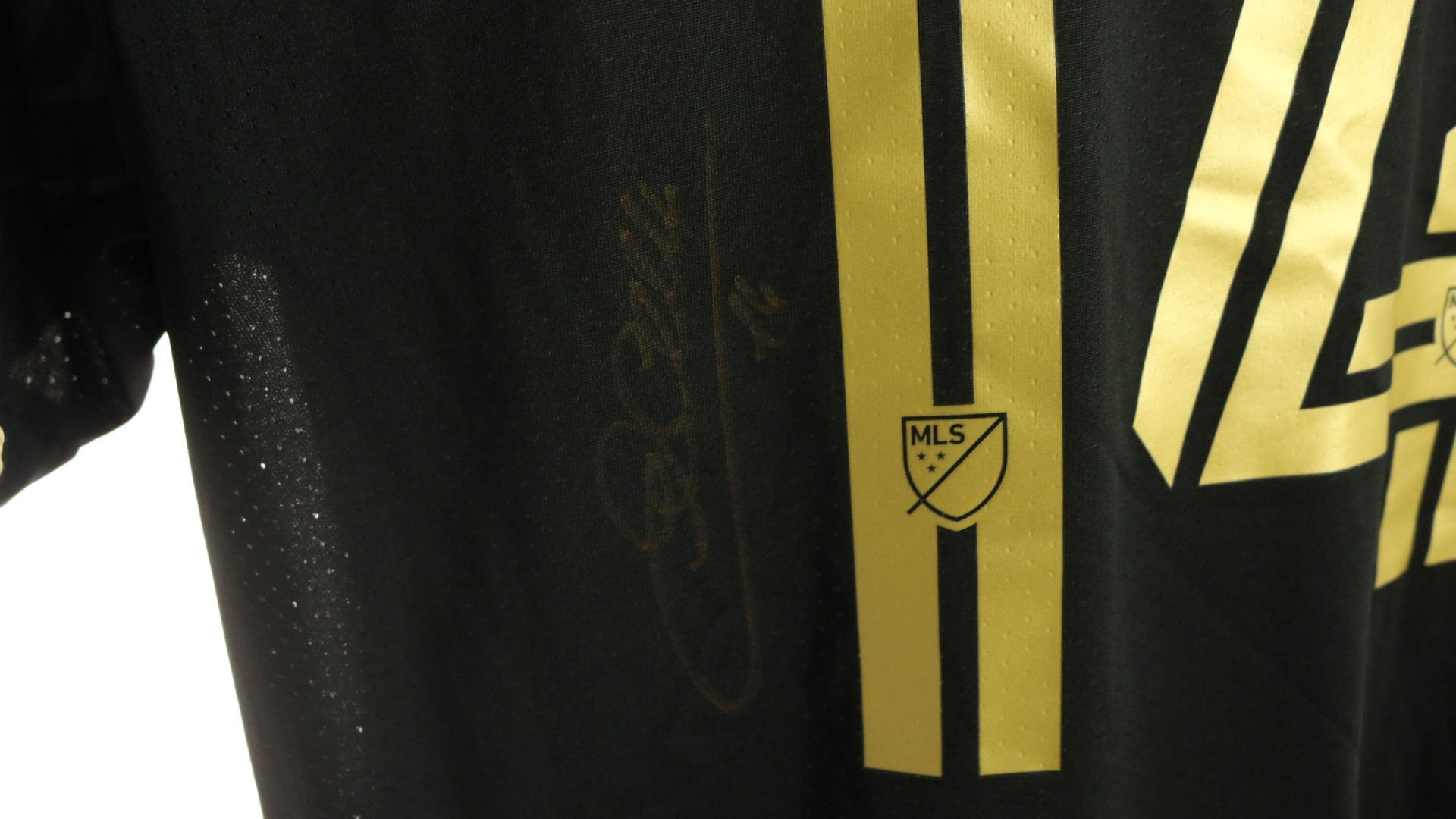Chiellini's FC Los Angeles Shirt, 2022-2023, Signed with Personalized  Dedication - CharityStars
