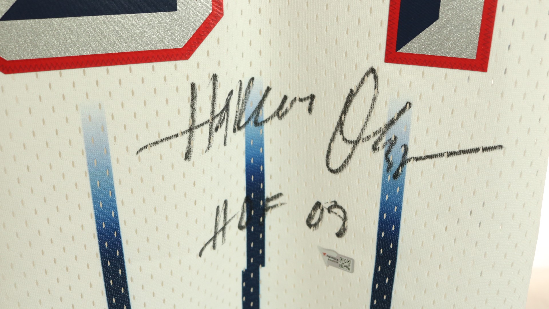 Hakeem Olajuwon's Houston Rockets Signed Jersey - CharityStars
