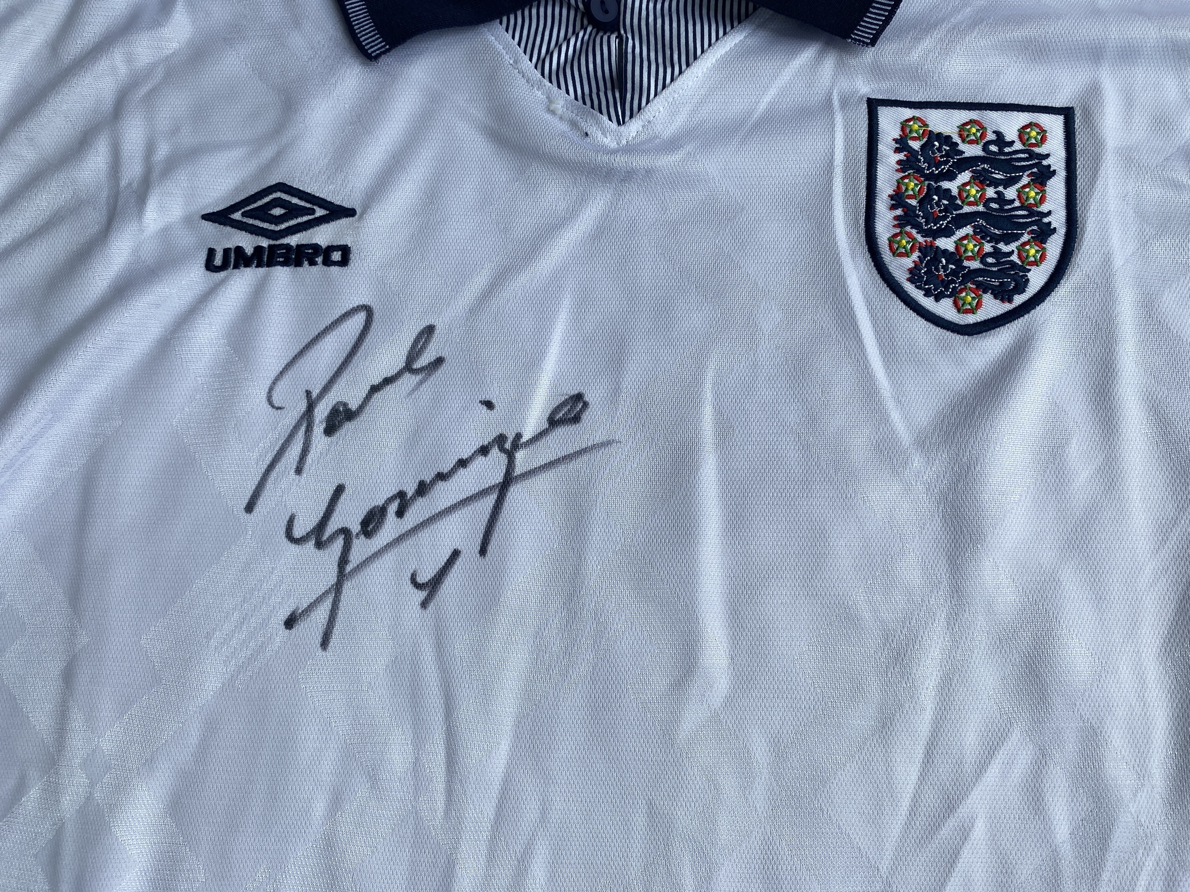 Paul Gascoigne ha autografato la maglia da calcio 2021-22 dei Rangers.  Cornice Deluxe