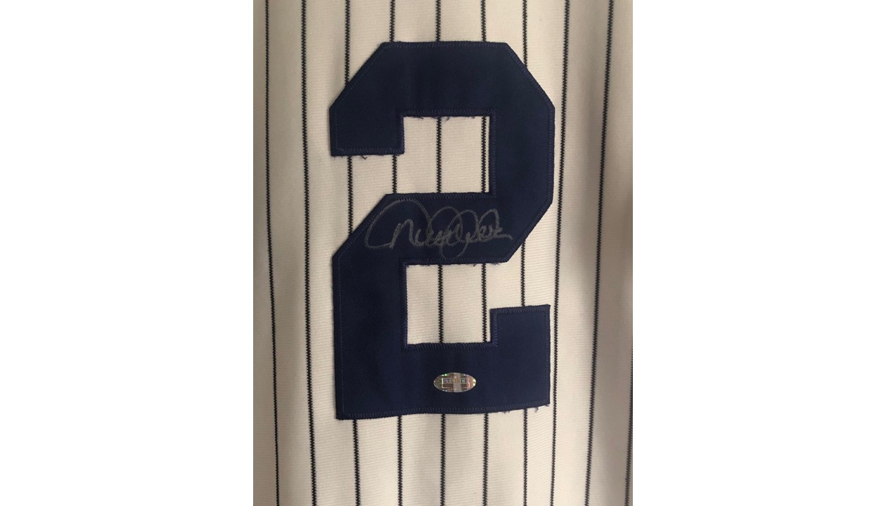 Derek Jeter's New York Yankees Signed Jersey - CharityStars