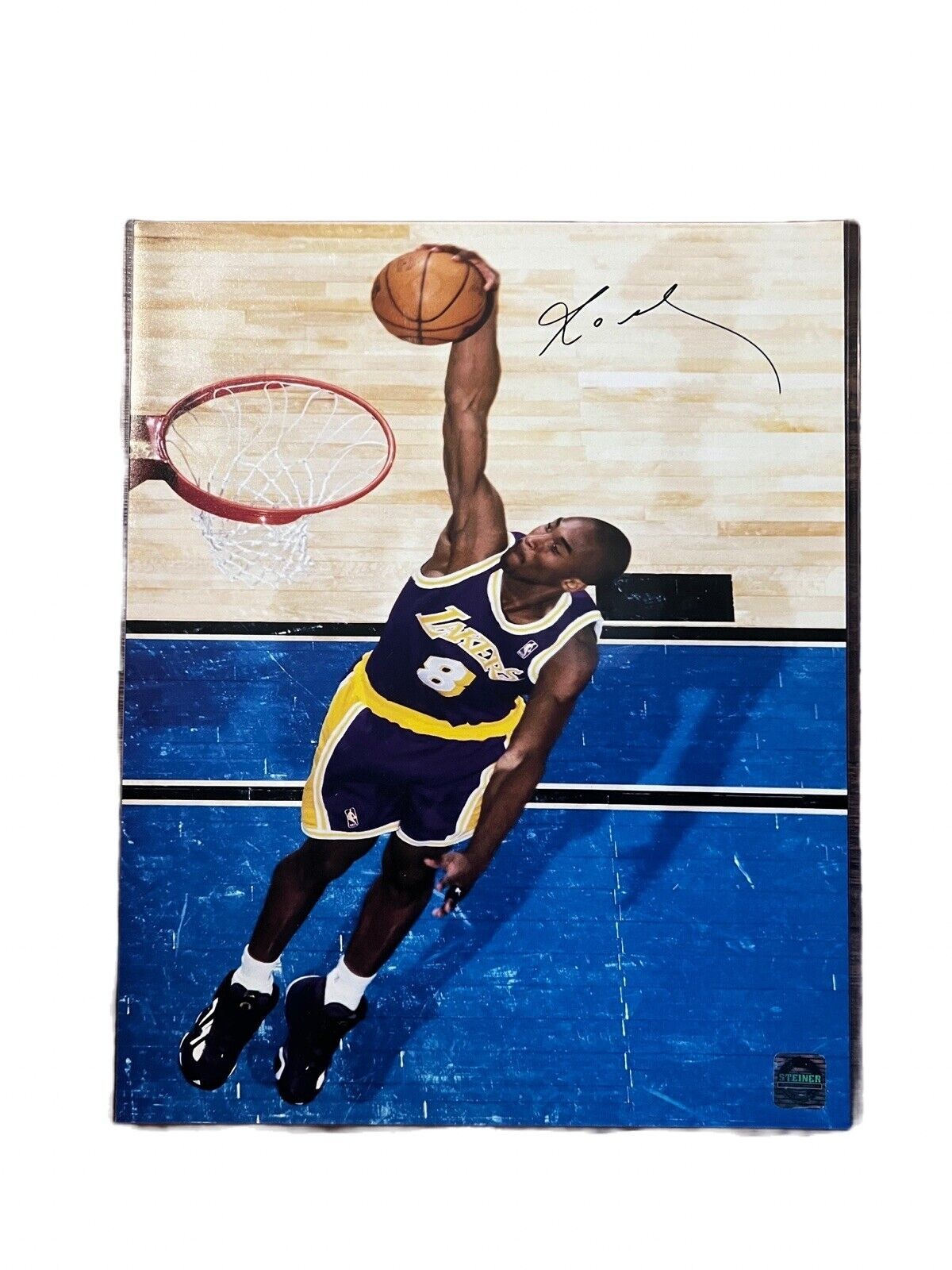 Kobe Bryant's Los Angeles Lakers 2007/08 Signed Jersey - CharityStars