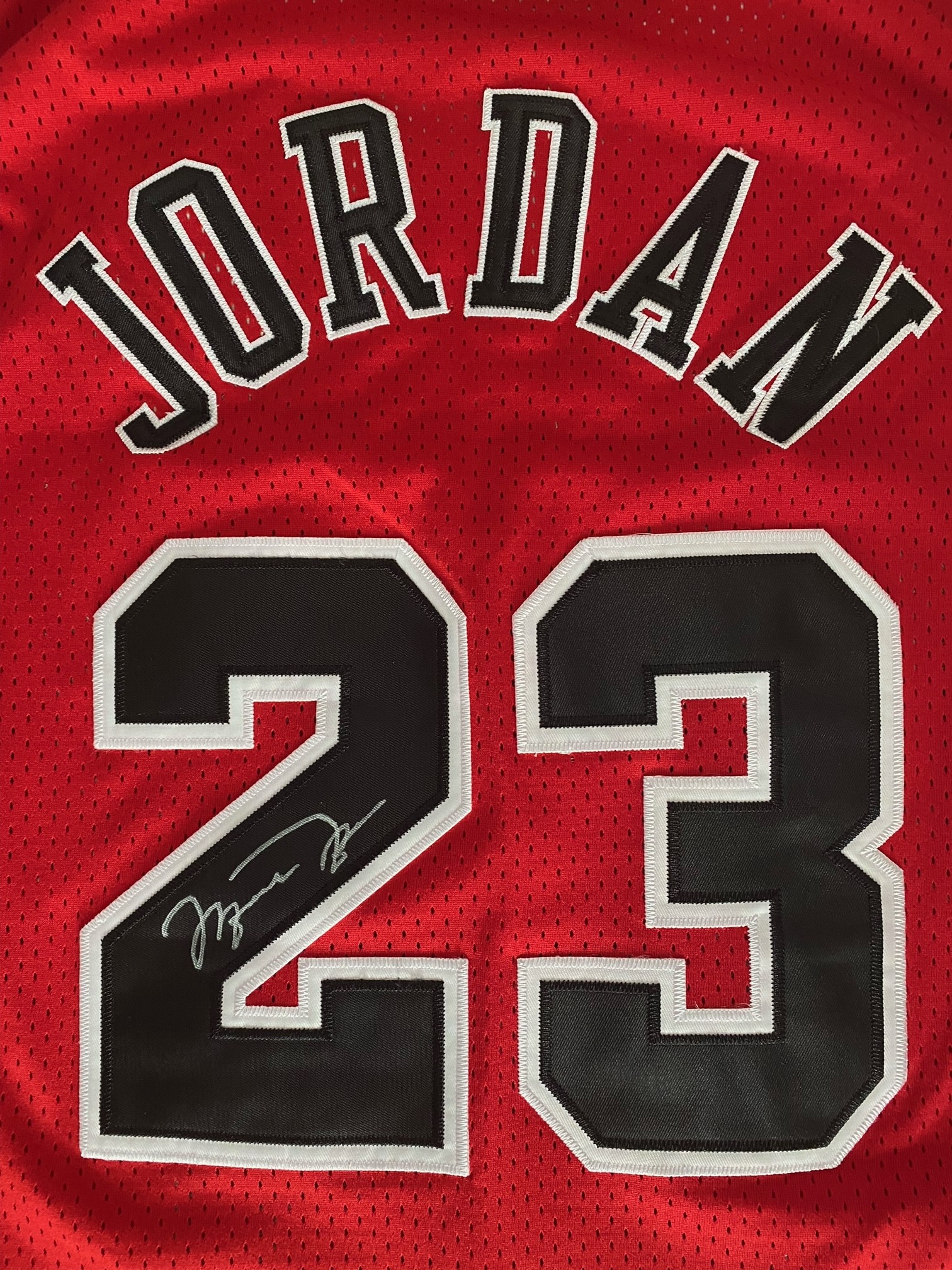 Official Chicago Bulls Shirt - Signed by Michael Jordan - CharityStars