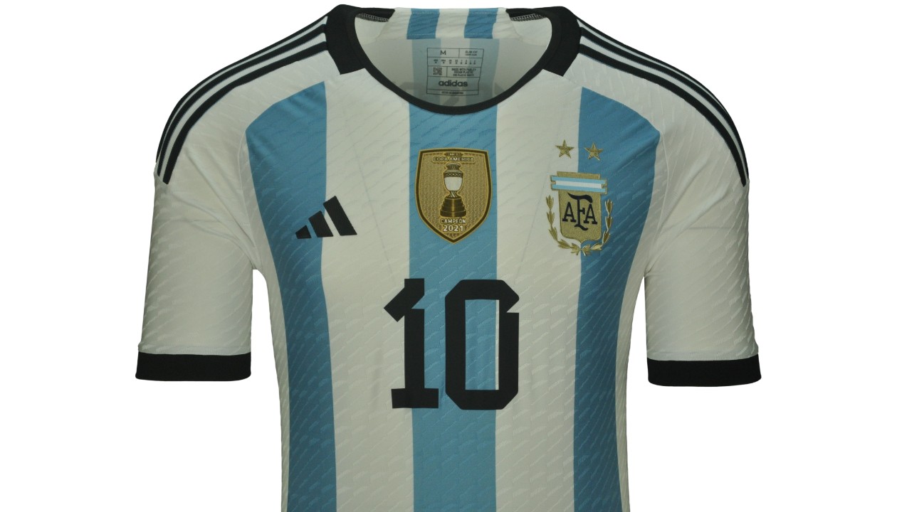 Messi's Argentina 2022/23 Signed Shirt - CharityStars