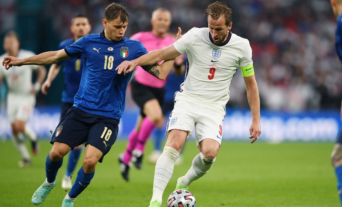 Barella's Match Issued Shirt, Italy-England 2021 - CharityStars