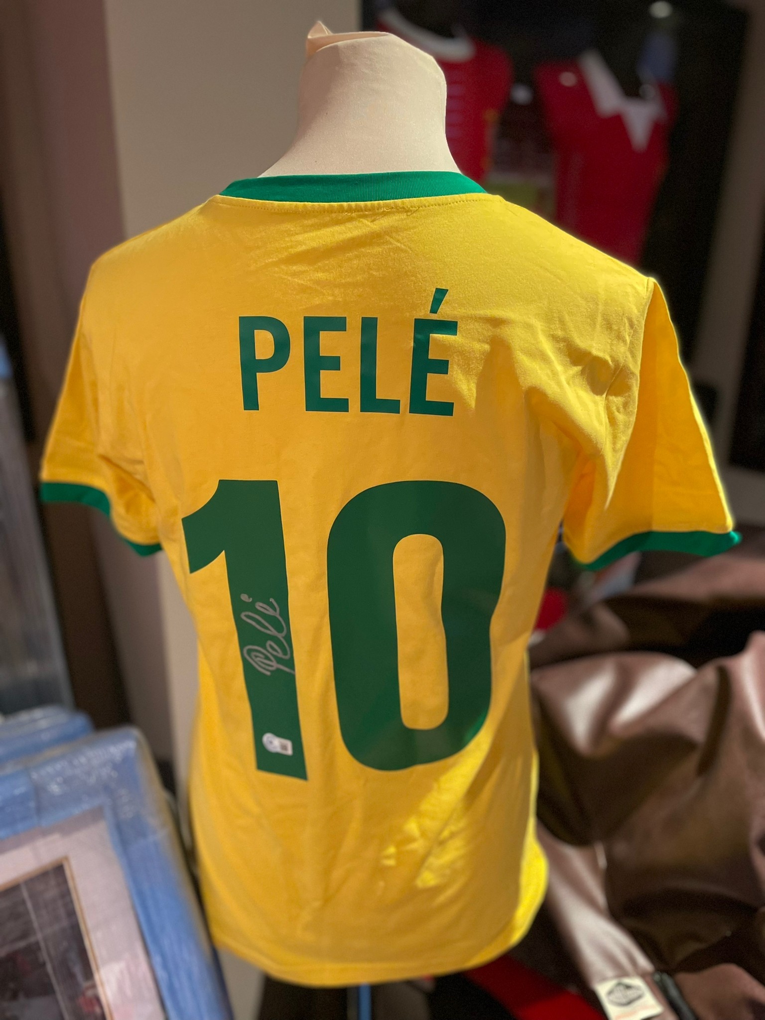 Pele Autographed Brazil (Yellow #10) Replica Soccer Jersey - Beckett