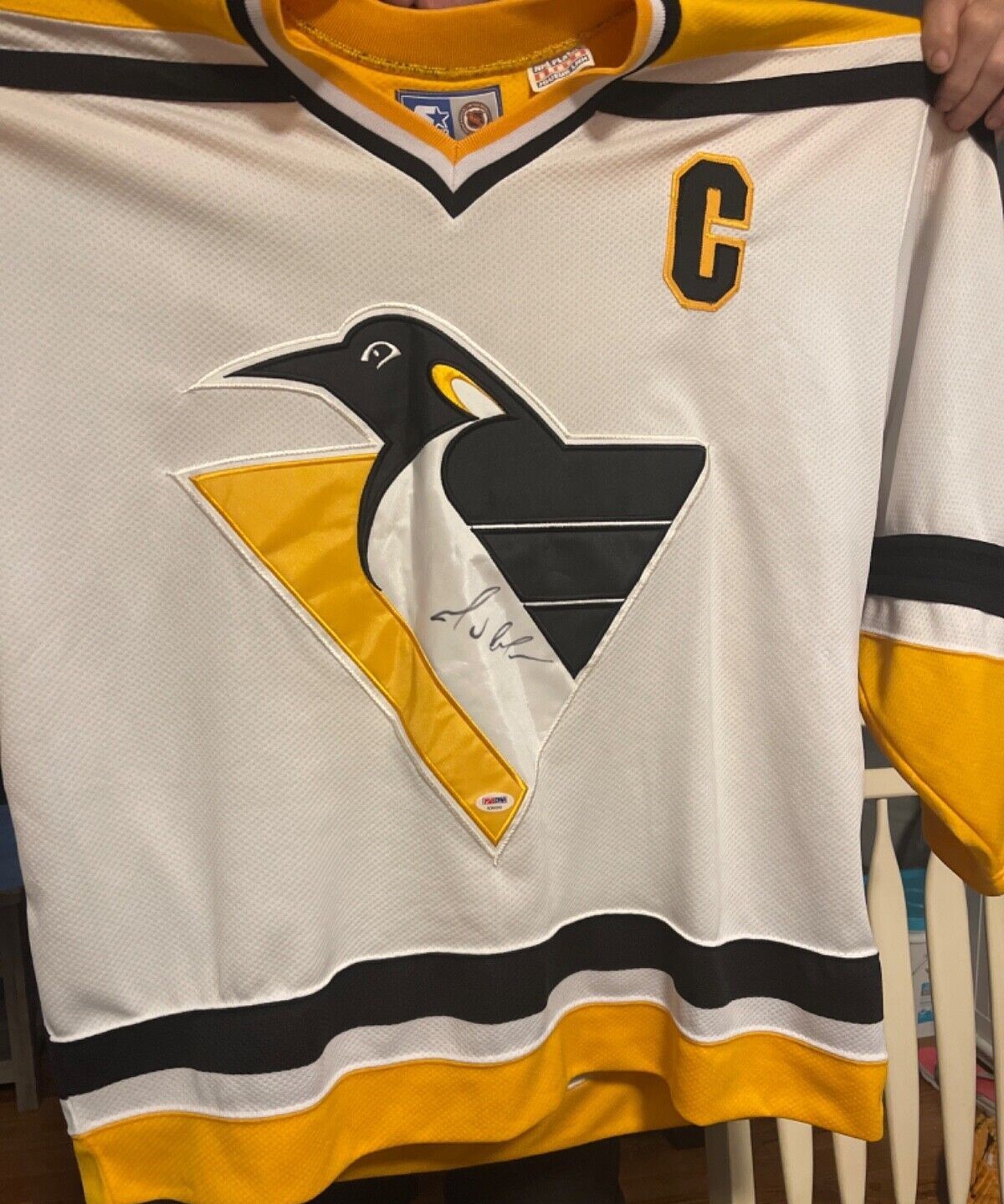 Mario Lemieux Shows Off New Jersey 