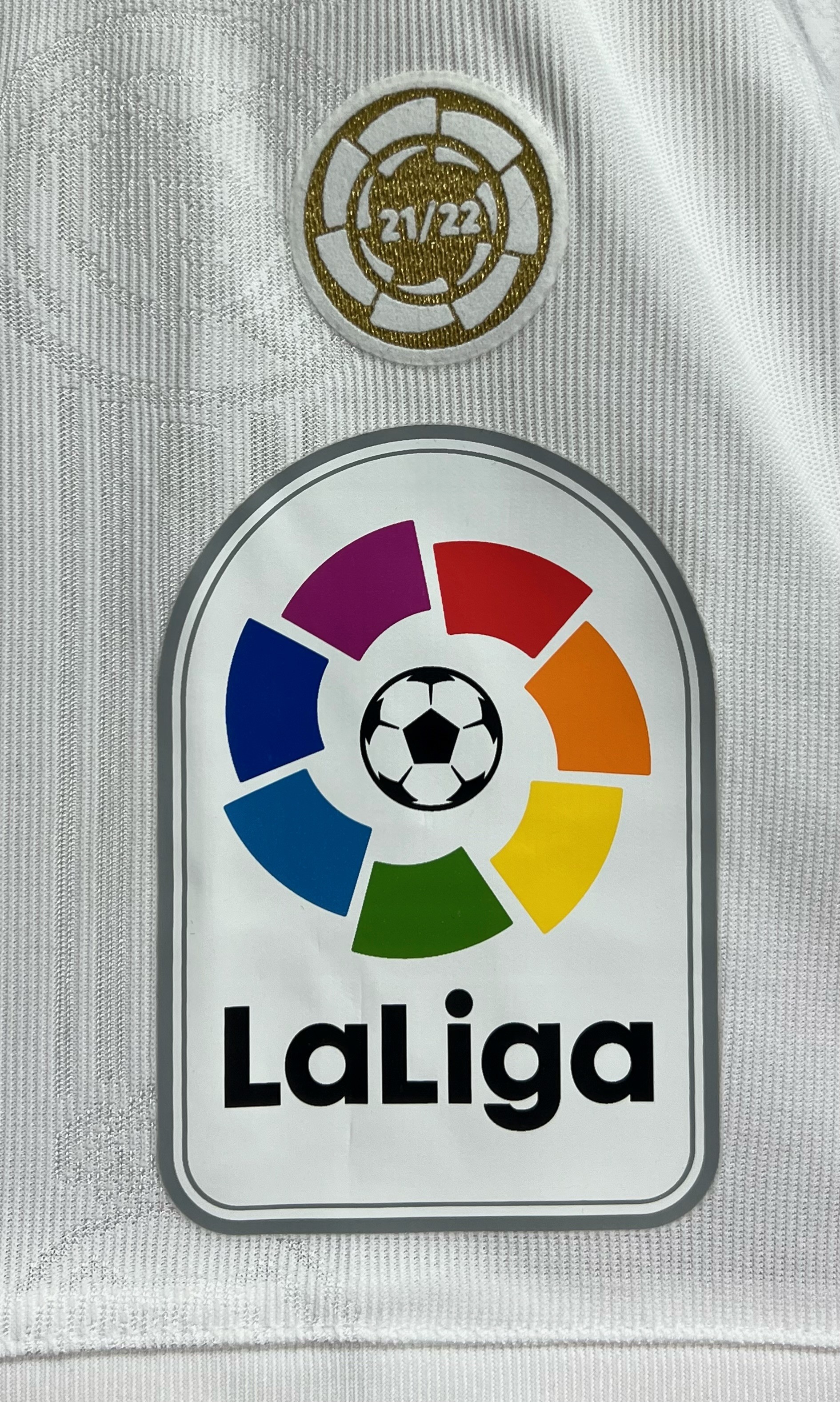 Benzema Real Madrid issued/worn shirt, Spanish Liga 2013/2014 - CharityStars