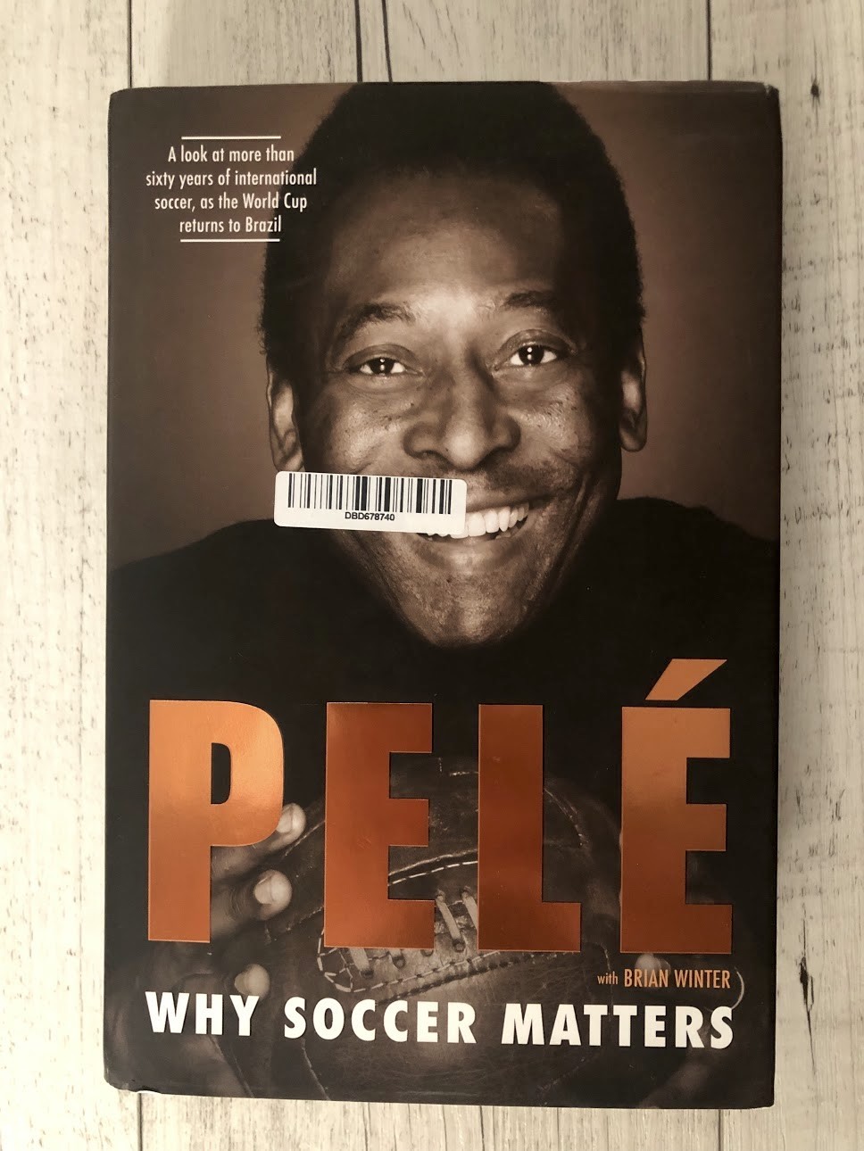 Libro Why Soccer Matters Autografato Da Pele CharityStars