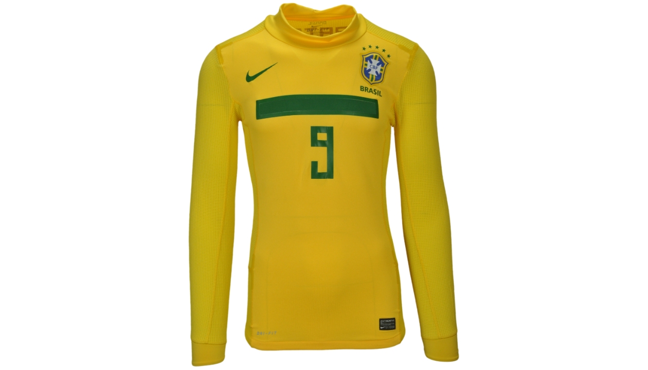 GAP Ivory Brazil Futebol Sao Luis Crew Neck Short Sleeve T-Shirt Adult Size  XL