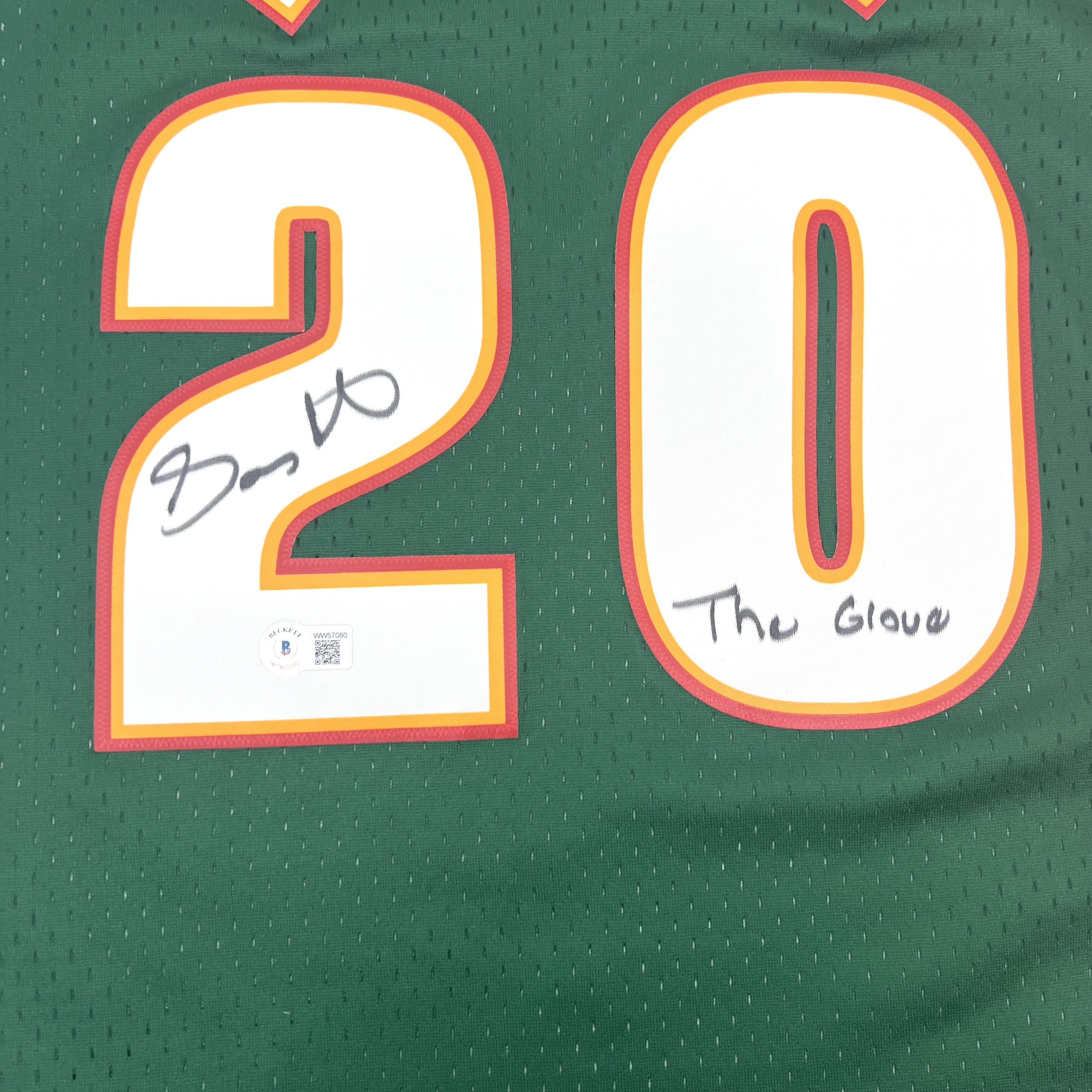 Shawn Kemp Signed Sonics Jersey - CharityStars