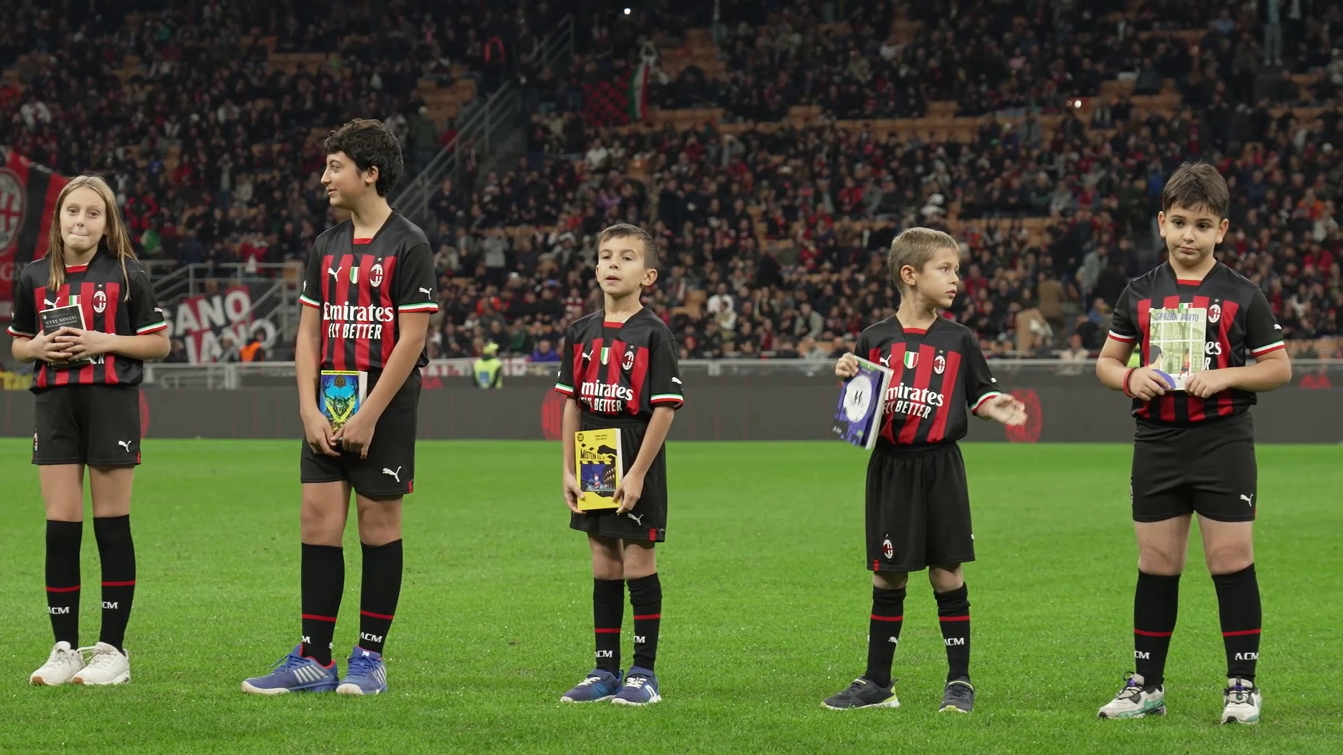 Scendi in campo come Mascotte in occasione di Milan-Empoli - CharityStars