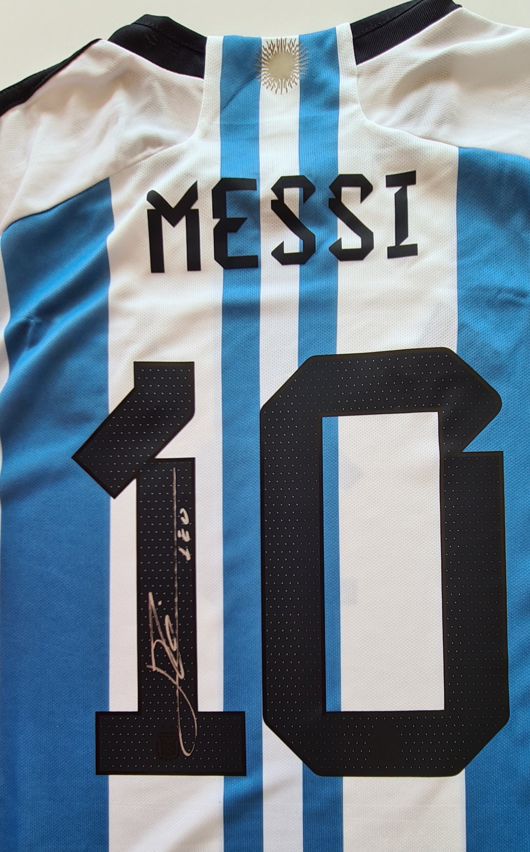 Official Argentina Commemorative Maradona Shirt, 2020 - Signed by Messi -  CharityStars