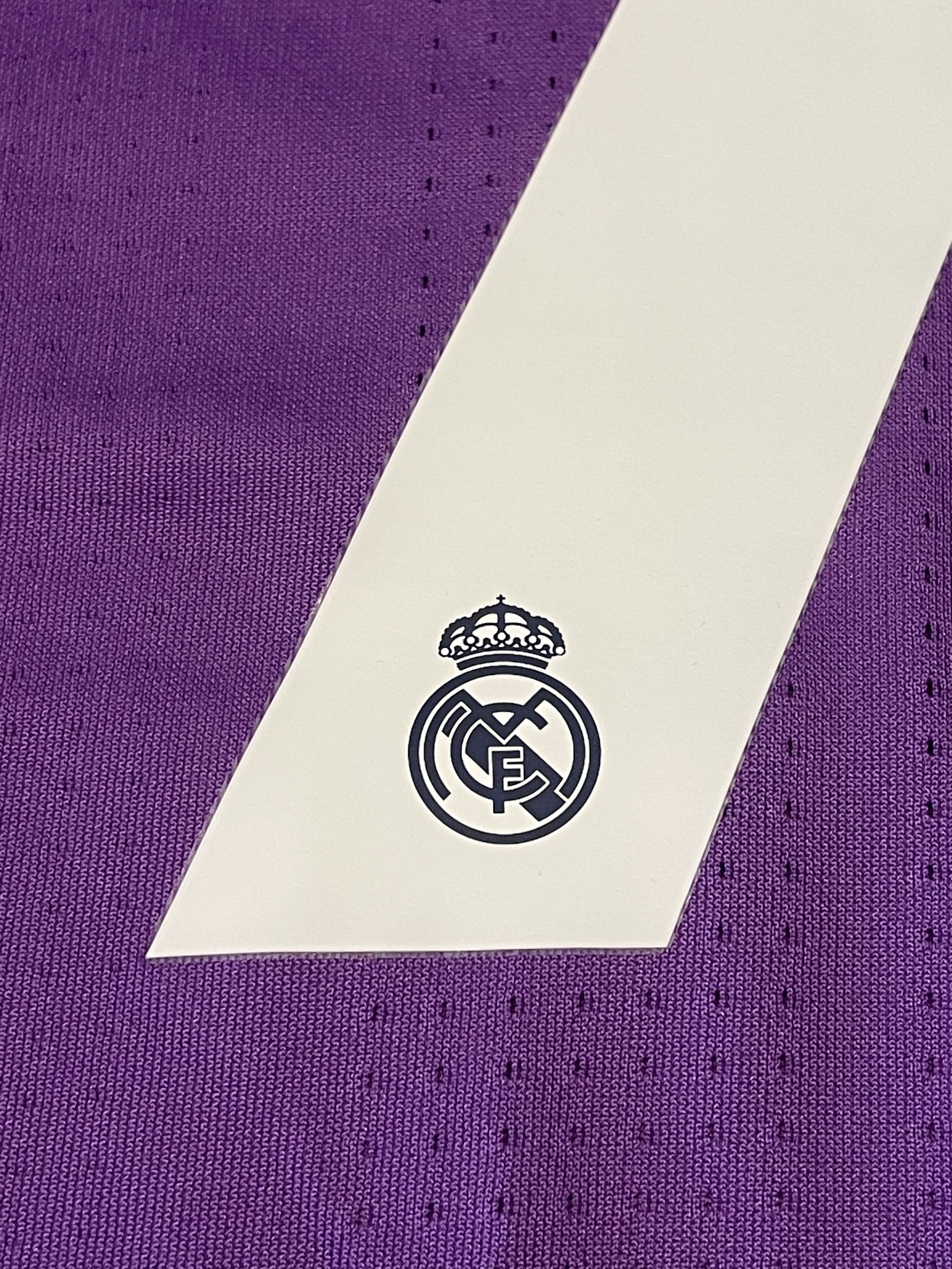 Ronaldo's Real Madrid Match Shirt, UCL 2017/18 - CharityStars