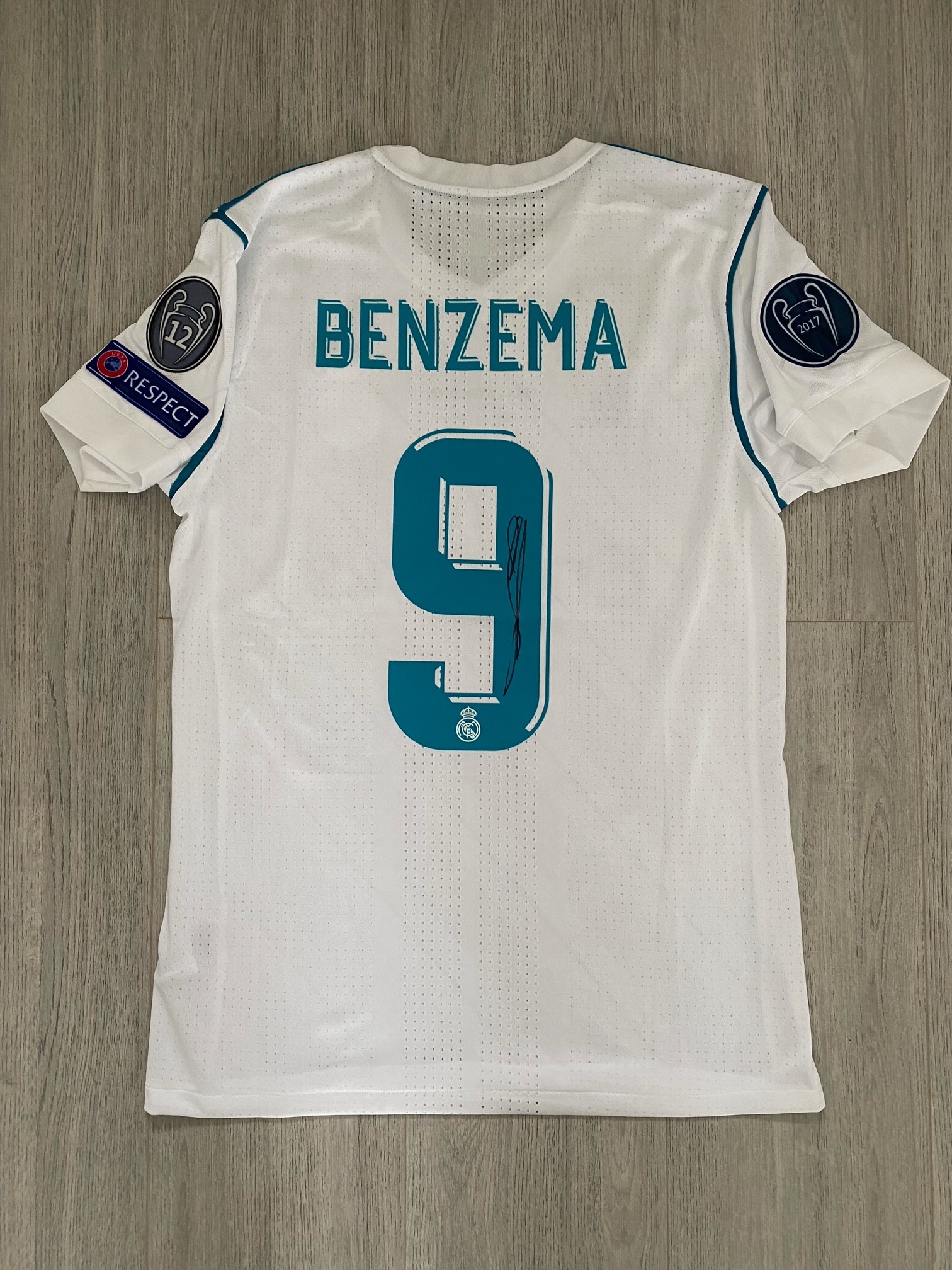 Benzema's Official Real Madrid Signed Shirt, 2017/18 - CharityStars