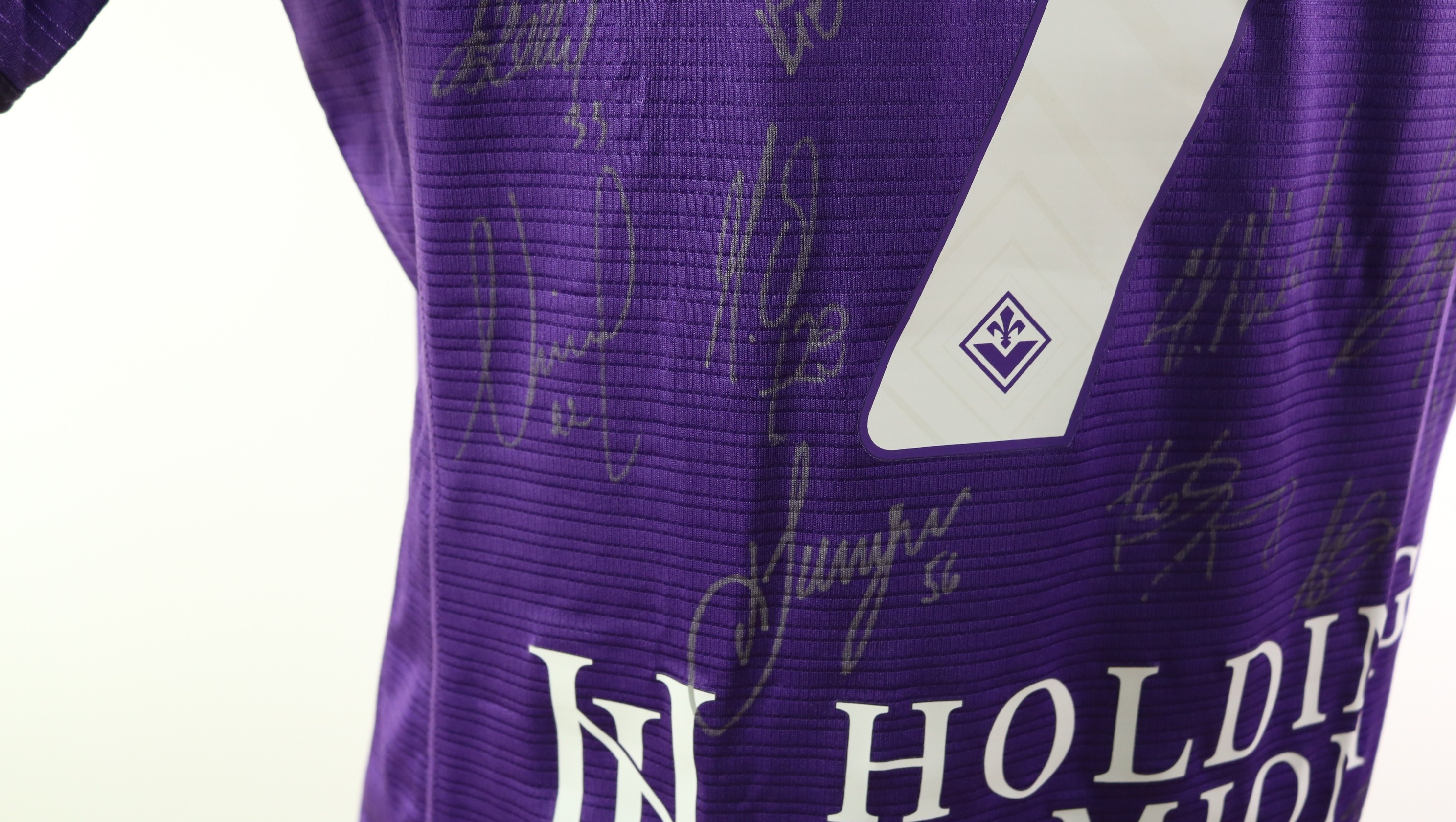 Jovic's Match Shirt, Empoli-Fiorentina 2022 - Signed by the Squad -  CharityStars