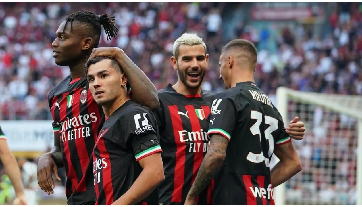 Calendario ufficiale Milan 2024 - Autografato dai giocatori - CharityStars