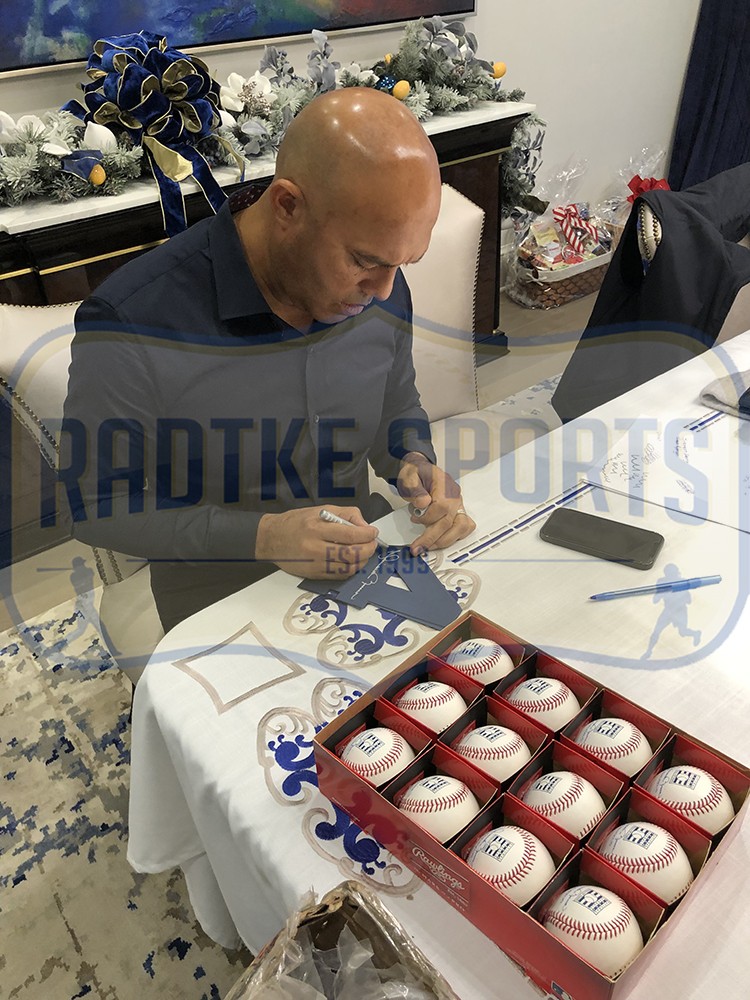 Mariano Rivera Signed New York Yankees Jersey - CharityStars