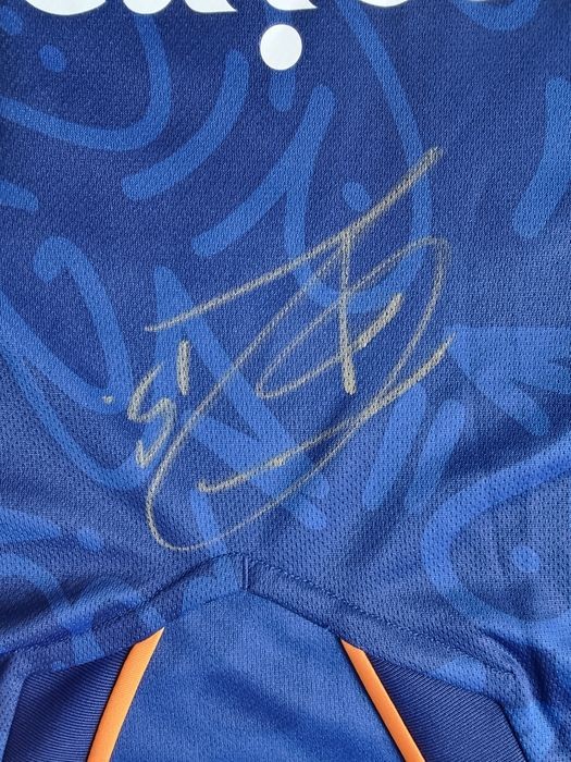 Makelele's Official PSG Signed Shirt, 2008/09 - CharityStars