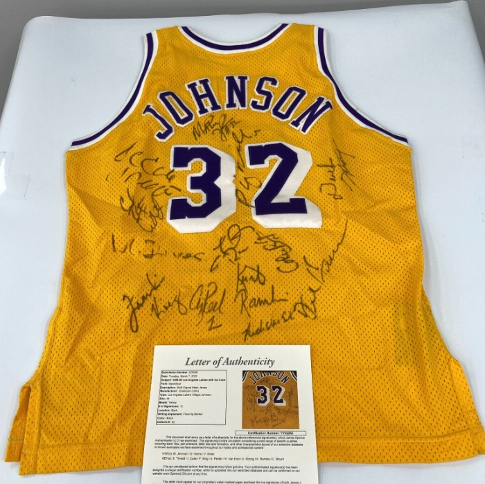 Bryant's Lakers Training Signed Jersey - CharityStars