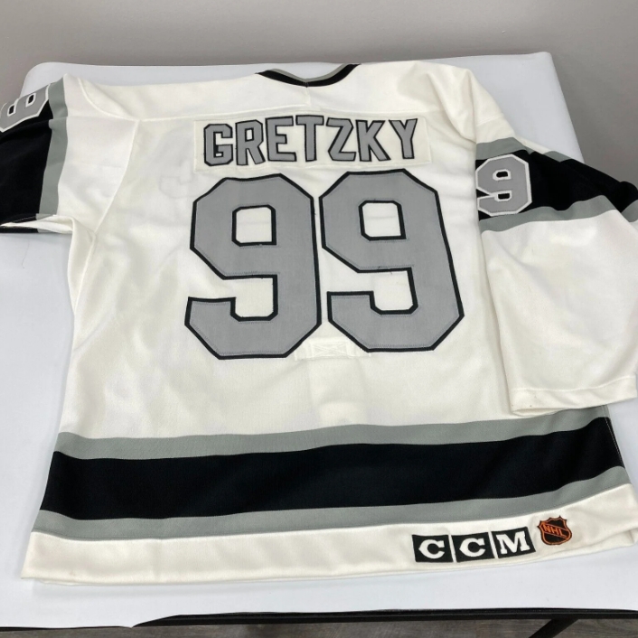 Wayne Gretzky's Los Angeles Kings Signed Jersey - CharityStars