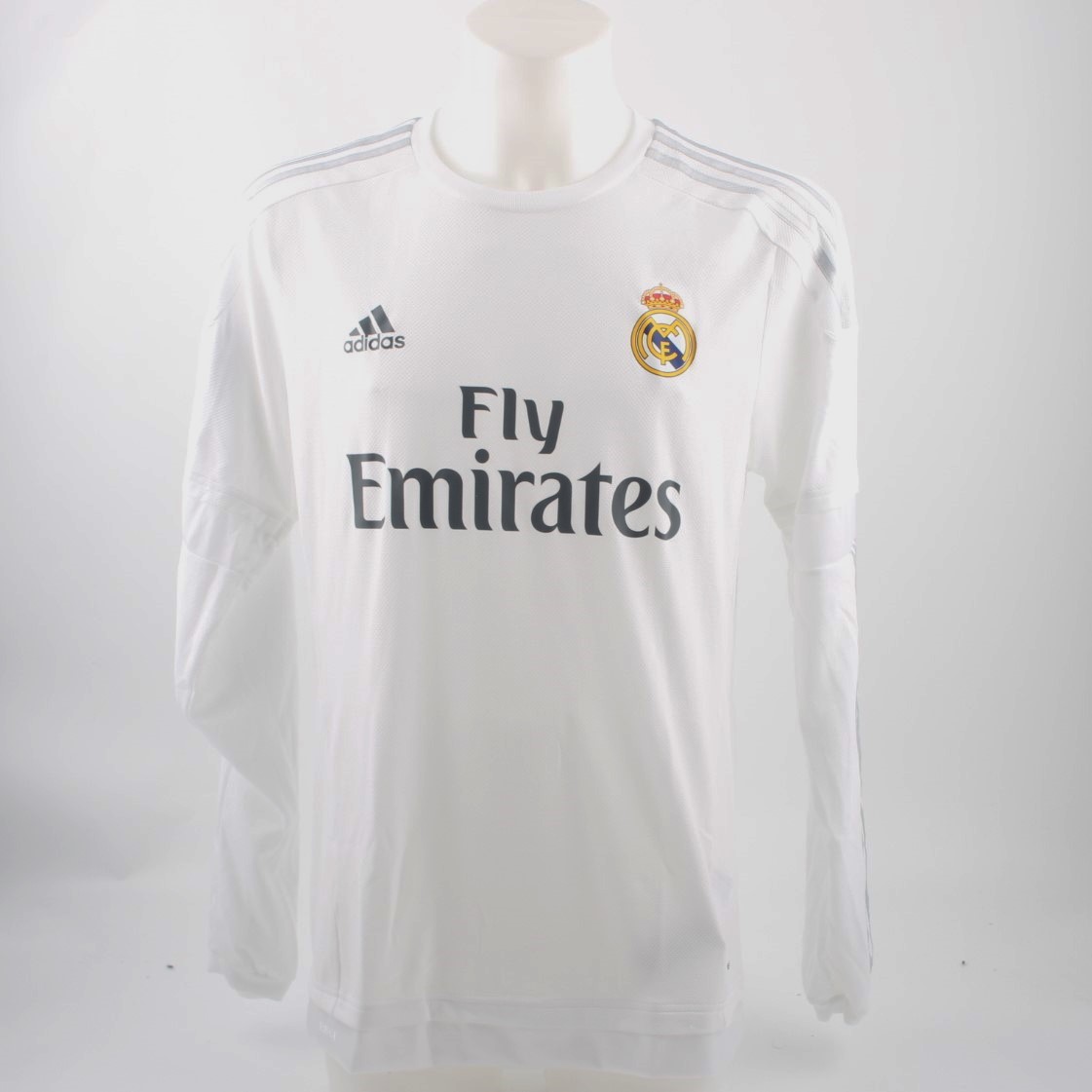 Signed Cristiano Ronaldo 2016/2017 Home Jersey - CharityStars