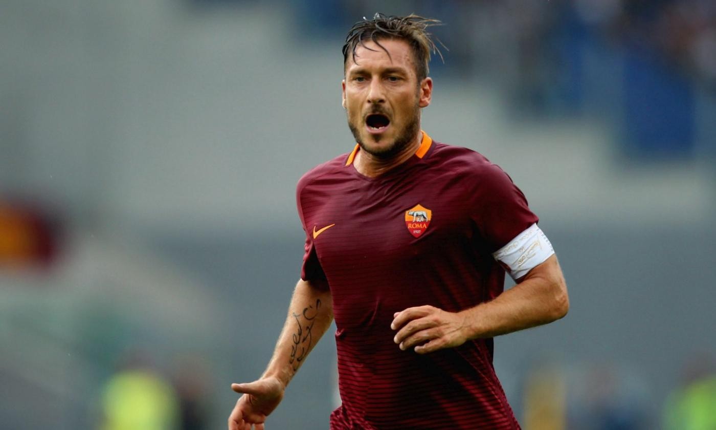 Maglia Celebrativa Totti Roma For Ever X, 2017/18 - Autografata -  CharityStars