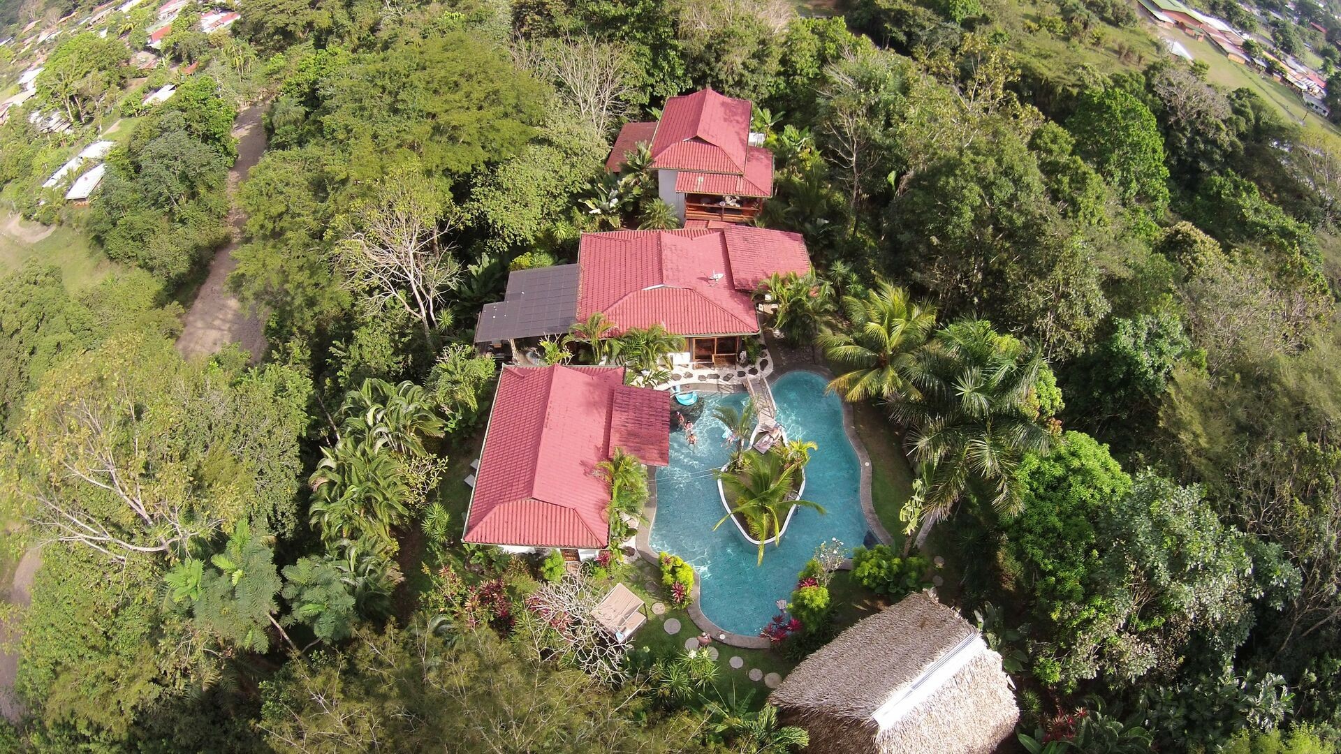 Enjoy Costa Rica for a Week with Eight Guests - CharityStars