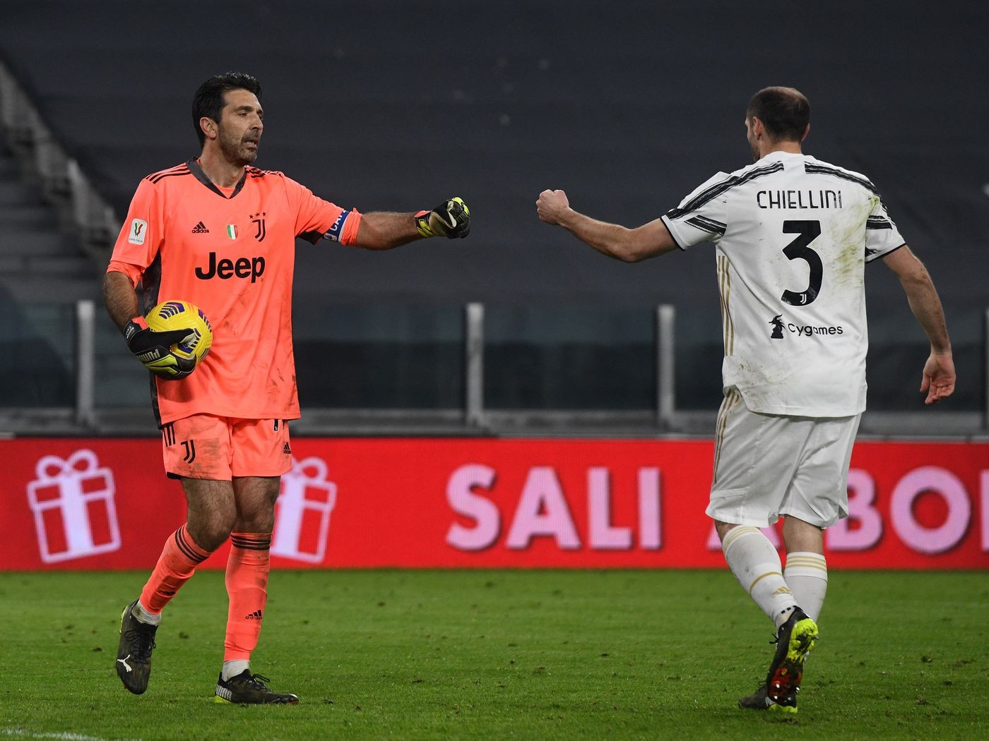 Buffon's Juventus Match Shirt, 2006/07 - CharityStars