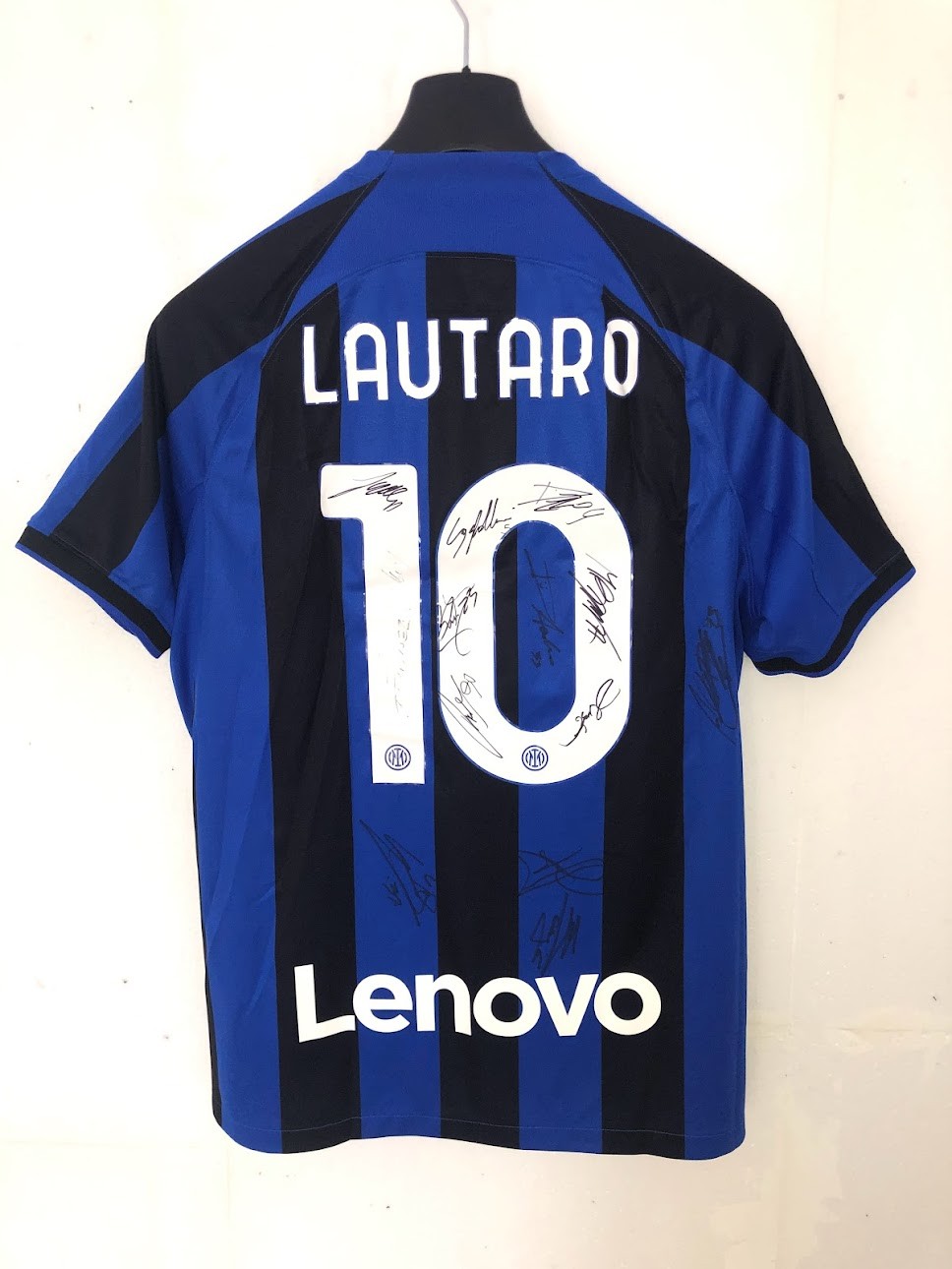 Lautaro Official Inter Shirt, 2022/23 - Signed by the Players