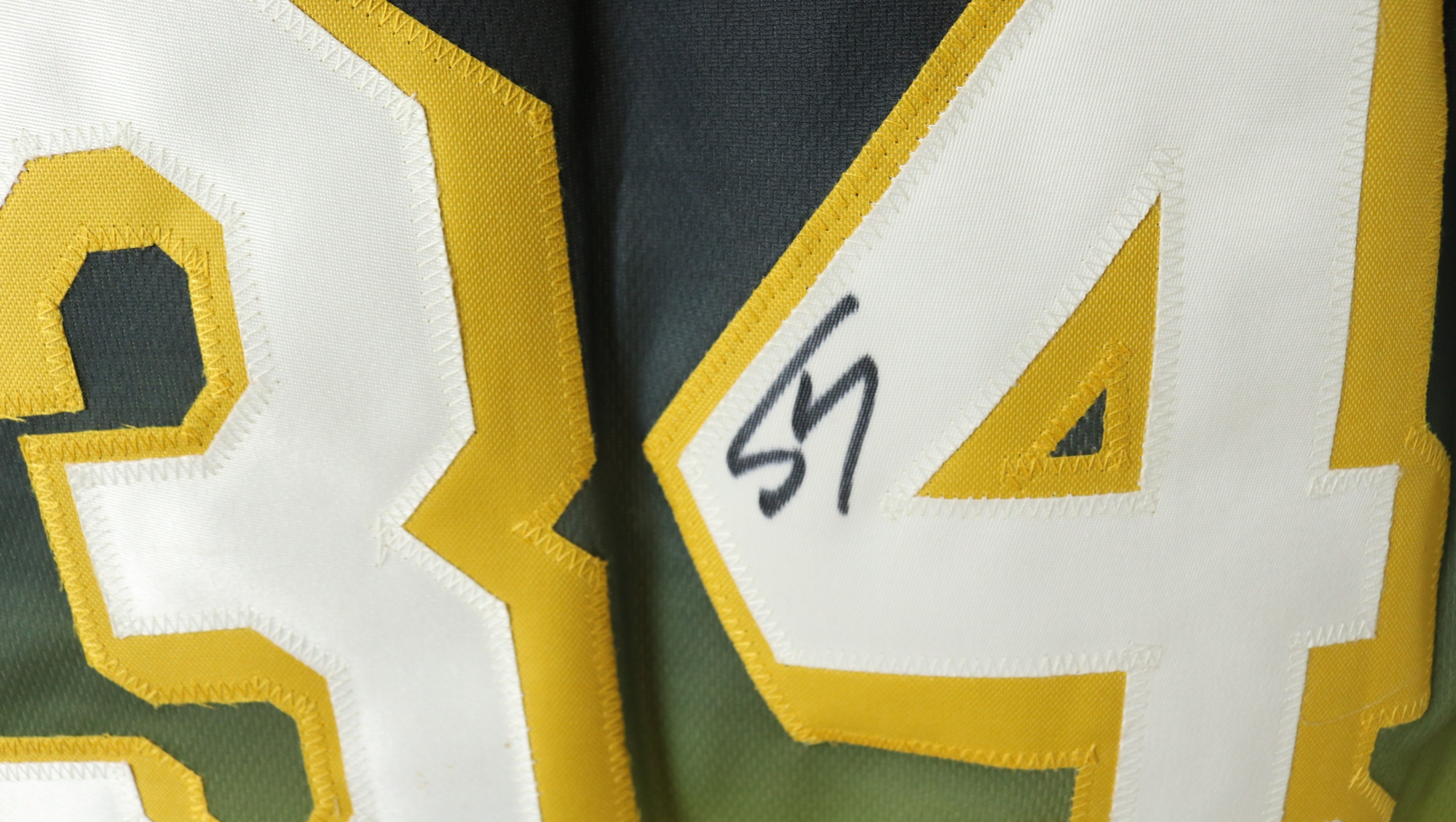 Shaquille O’Neal Signed Gold Stat Jersey - CharityStars